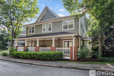 Main picture of 239 Carlyle Park Dr NE