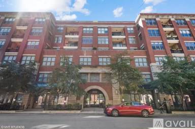 Main picture of 3140 N Sheffield Ave