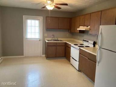 Main picture of 228 W 12th St