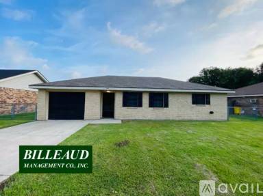 Main picture of 120 Sis Ln