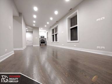 Main picture of 1507-11 W Barry Ave & 3052-58 N Greenview Ave