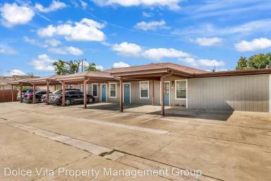 Main picture of 400 N 38th St