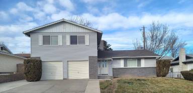 Main picture of 2850 Everett Dr