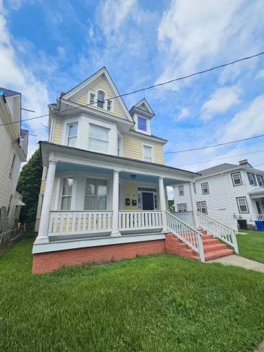 Main picture of 150 Webster Ave