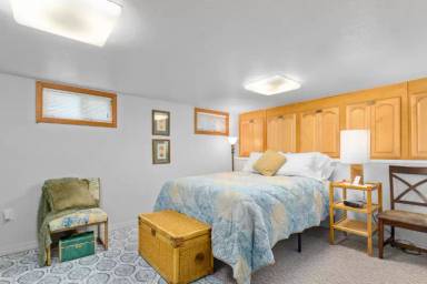 Main picture of 1204 Avenue E