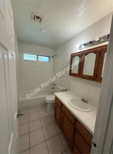 Main picture of 335 N Baronne St