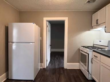 Main picture of 312 N Oneida St