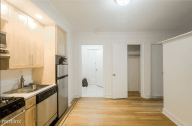 Main picture of 214 E 51st St