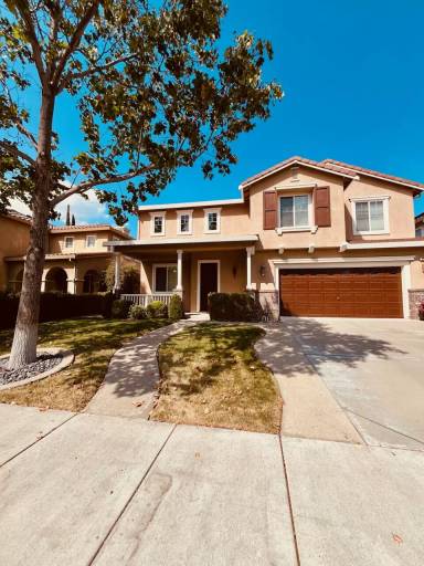 Main picture of 2107 Golden Leaf Ln