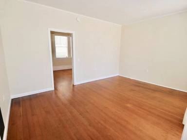 Main picture of 33 Genoa Pl