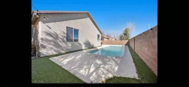 Main picture of 792 Valley Rise Dr
