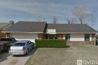 Main picture of 313 E Meade Dr