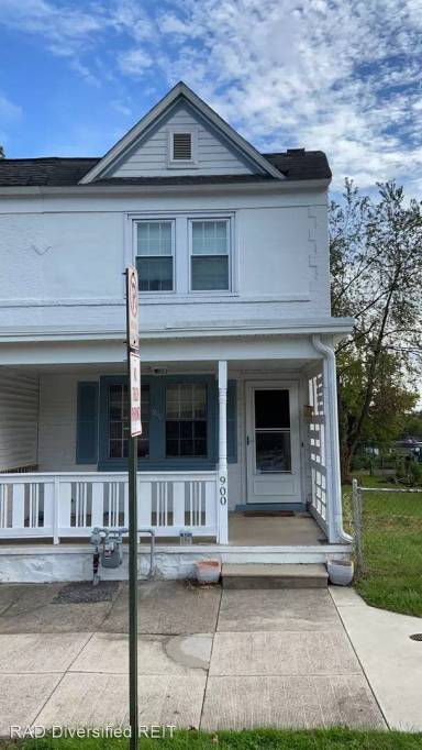 Main picture of 900 Haws Ave