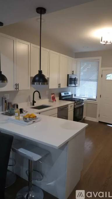 Main picture of 2855 W Palmer St