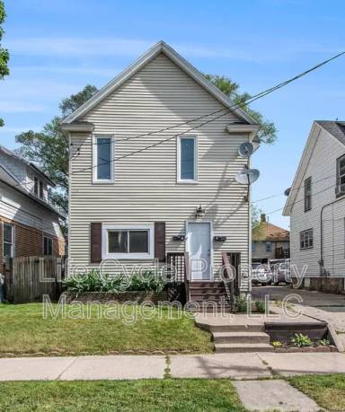 Main picture of 231 Elm St SW