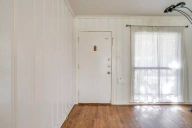 Main picture of 3920 Birchman Ave