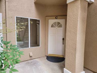 Main picture of 2710 S Montego