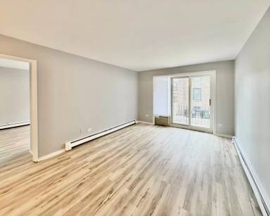 Main picture of 6815 N Sheridan Rd