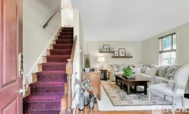 Main picture of 4 Hurst Rd