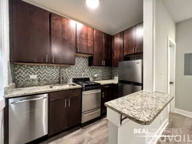 Main picture of 635 W Barry Ave