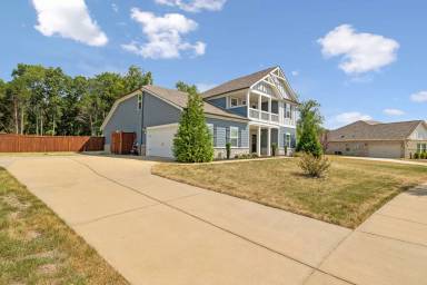Main picture of 760 Ravensdowne Dr