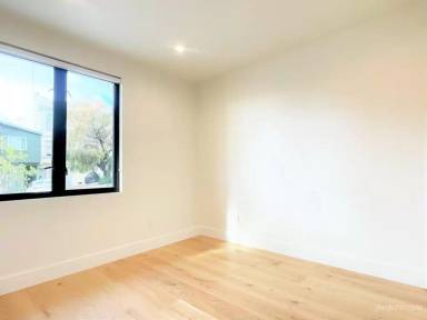 Main picture of Wisconsin St