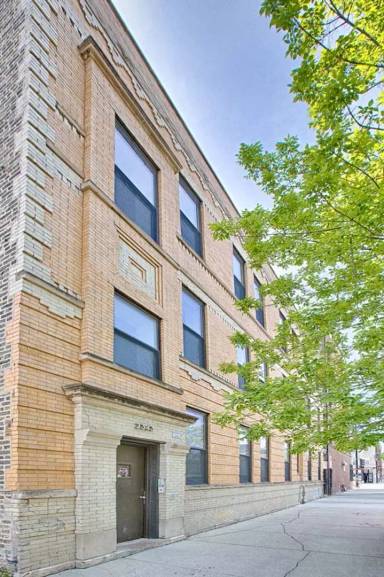 Main picture of 2343 W Hirsch St