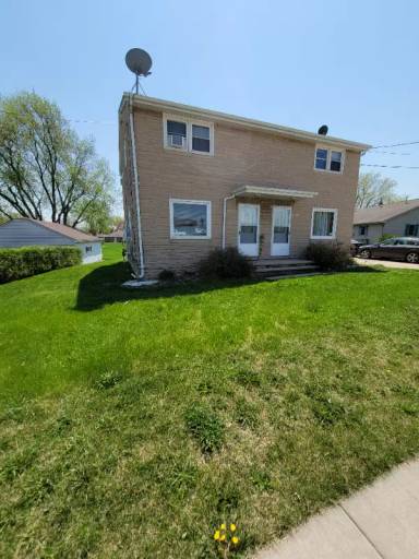 Main picture of 120 N Michigan St