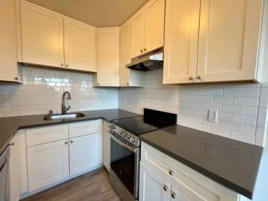 Main picture of 295 21st Ave
