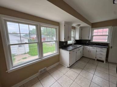 Main picture of 2027 37th St