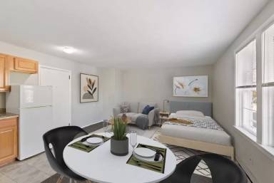 Main picture of 200 1st St