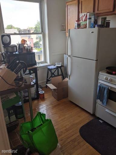 Main picture of 2055 N Sawyer Ave