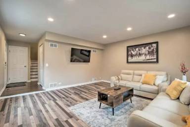 Main picture of 505 E Valley Ln