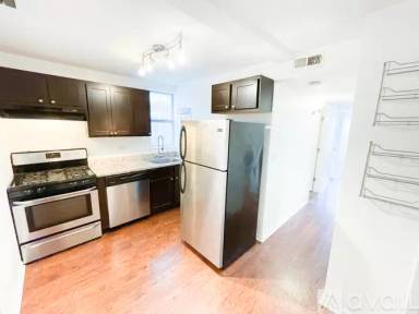 Main picture of 3053 W Lyndale St