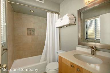 Main picture of 1381 E Luna Way