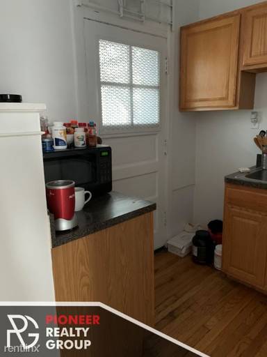Main picture of 1617 W Belmont Ave