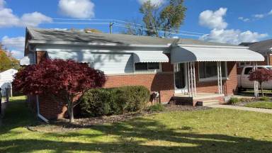 Main picture of 21553 Barton St