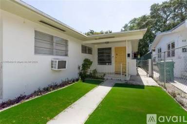 Main picture of 320 NE 55th Ter