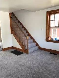 Main picture of 327 E Walnut St