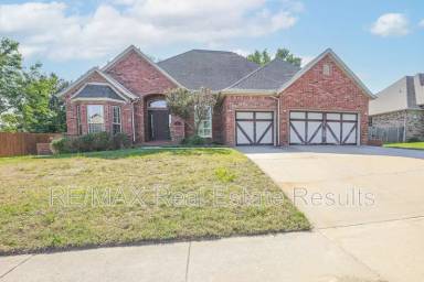 Main picture of 4002 SW Sycamore St