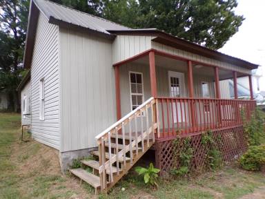Main picture of 614 Washington Ave