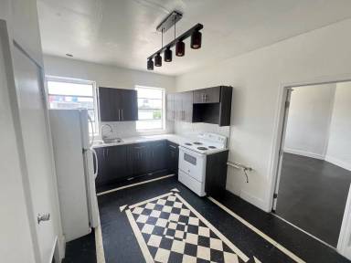 Main picture of 203 NW 36th St