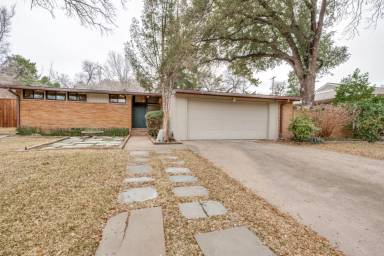 Main picture of 524 N Manus Dr