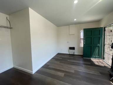 Main picture of 2033 E 4th St
