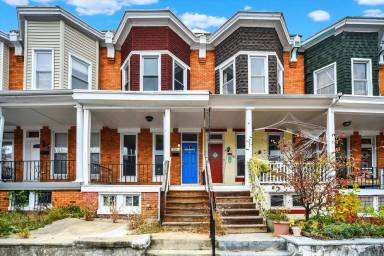 Main picture of 320 Ilchester Ave