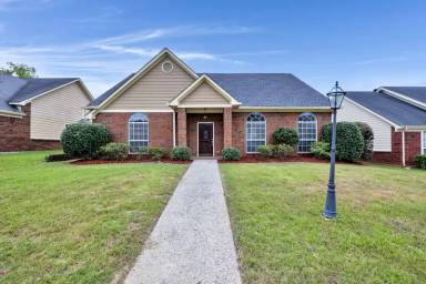 Main picture of 115 Braxton Way