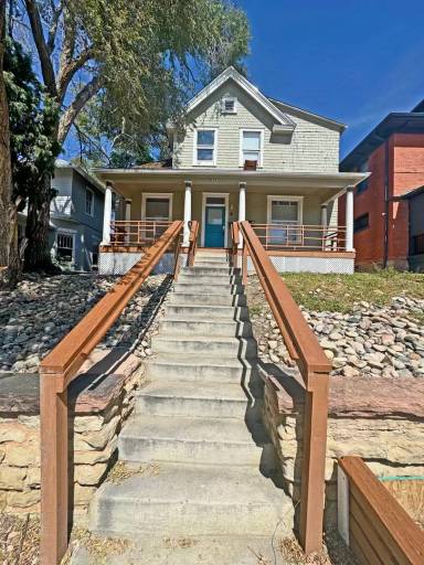 Main picture of 511 W 12th St