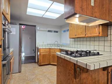 Main picture of 2795 Fountain Oaks Dr