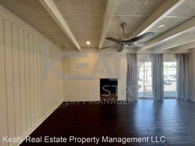 Main picture of 1008 S College Rd