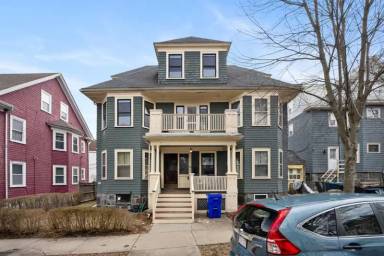 Main picture of 16 Penhallow St